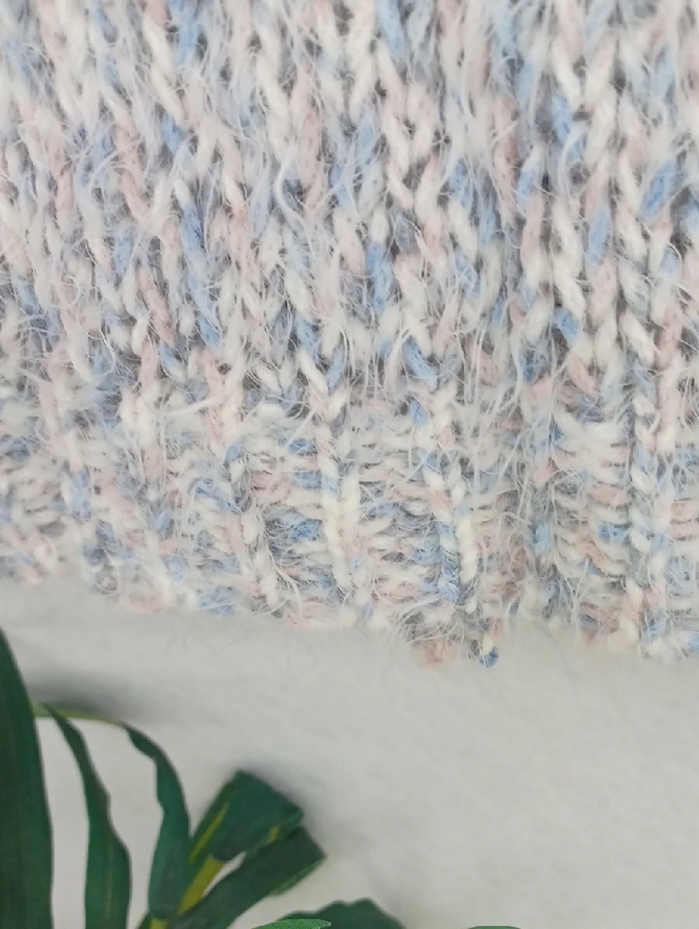 H&M DIVIDED Marled Scoop Neck Sweater in White, Pink and Light Blue Pastel Knit